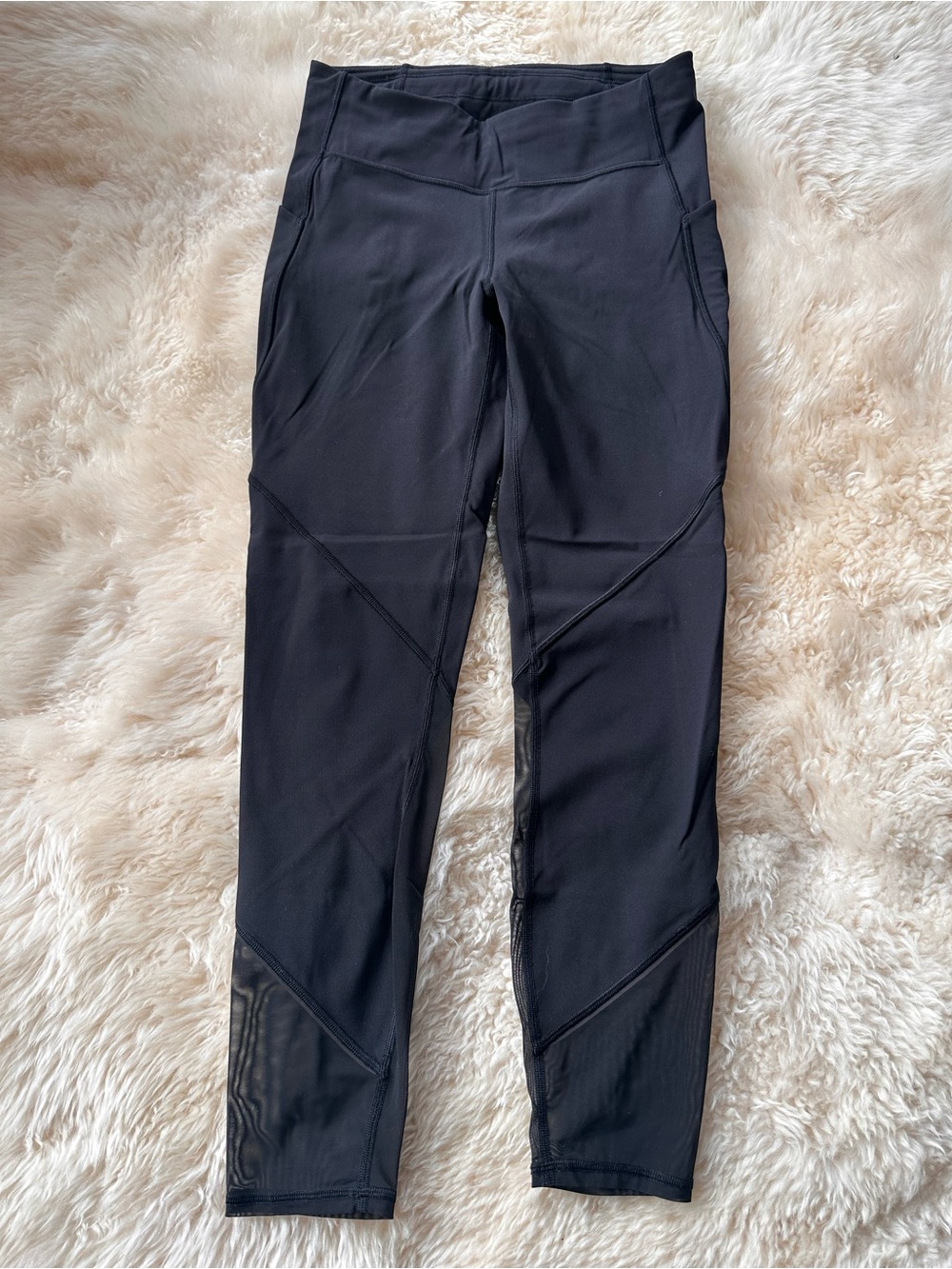 Lululemon Full Length Leggings with Mesh Panels - Black - Size 4 - Picture 6 of 8